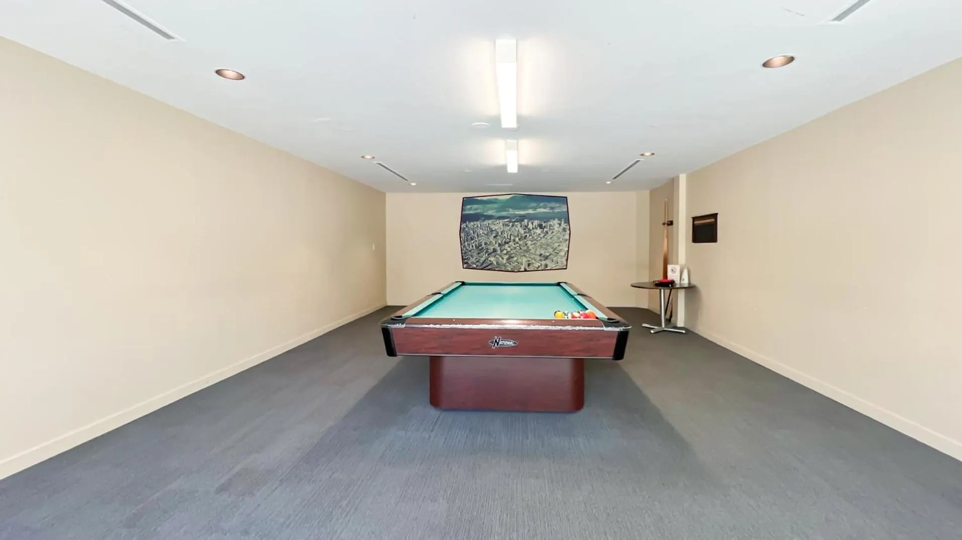 Stunning 1-Bedroom Condo In The Heart Of Vancouver 0*,
