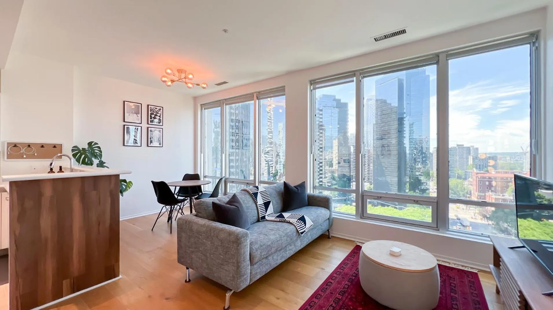 Stunning 1-Bedroom Condo In The Heart Of Vancouver